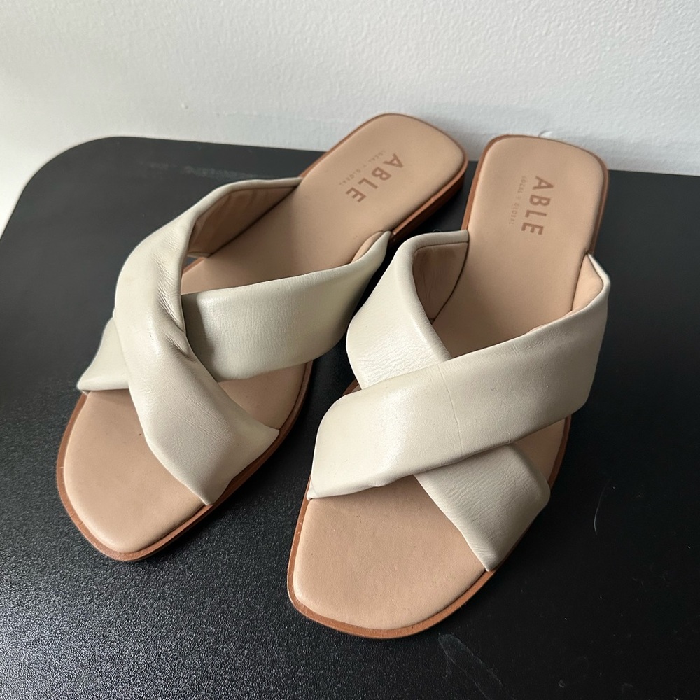 ABLE Sarah Sandal / Beach